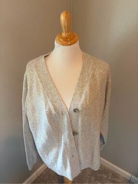 CAbi Heathered Light Gray V-Neck Button Front Snug Cardigan #4104
